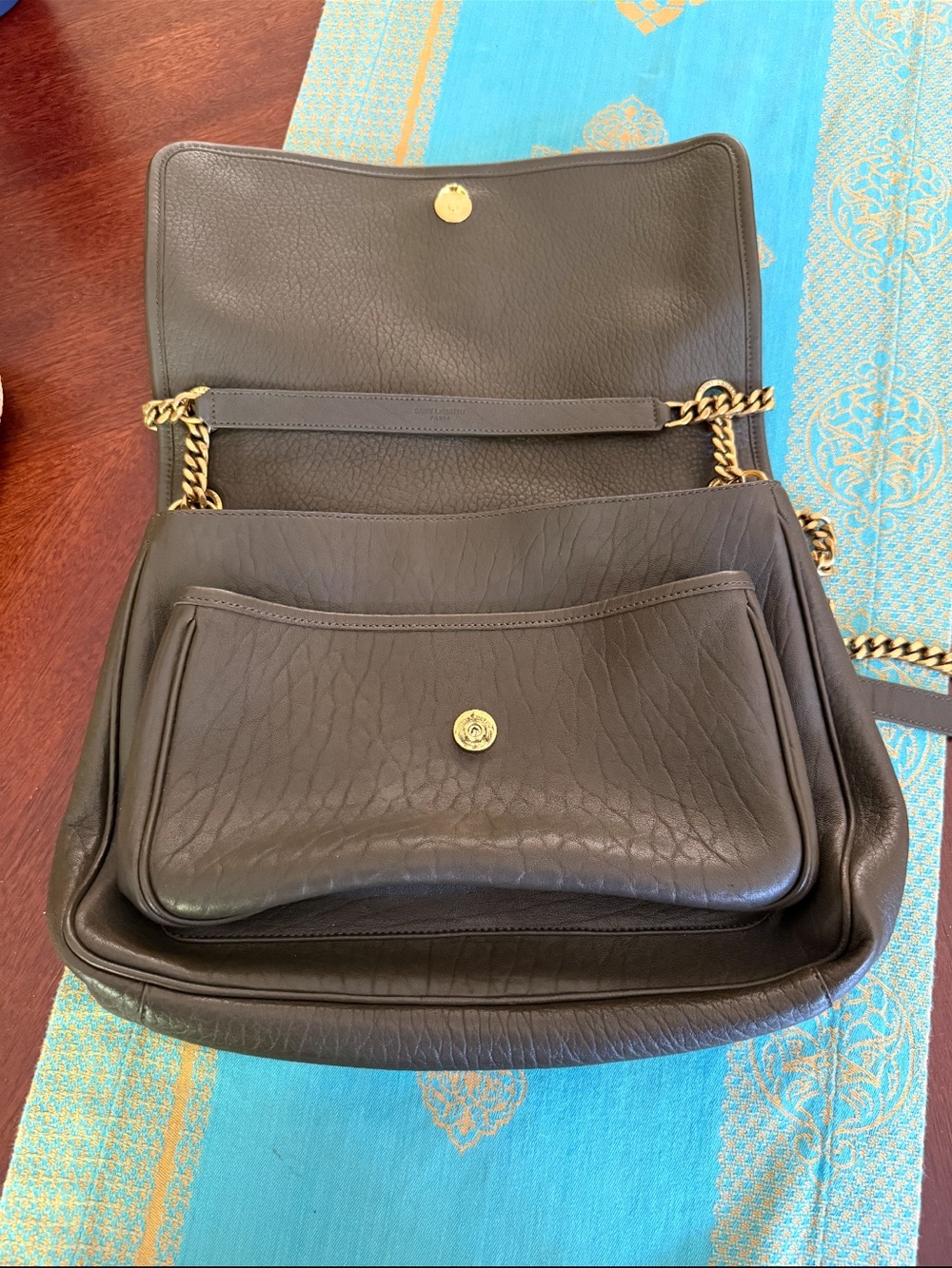 Saint Laurent Niki Large Shoulder Bag with Gold Hardware - Picture 3 of 4